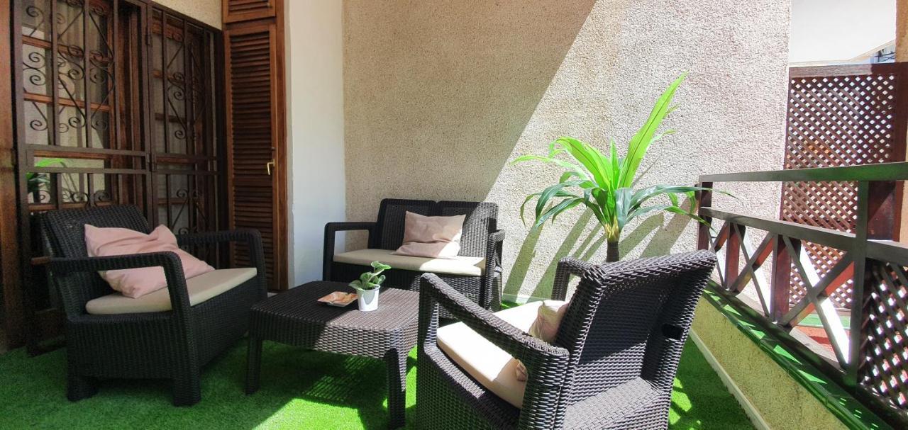 Spectacular Renovated Apartment, 5 Min To Camison Beach, With Aircon Арона Екстер'єр фото