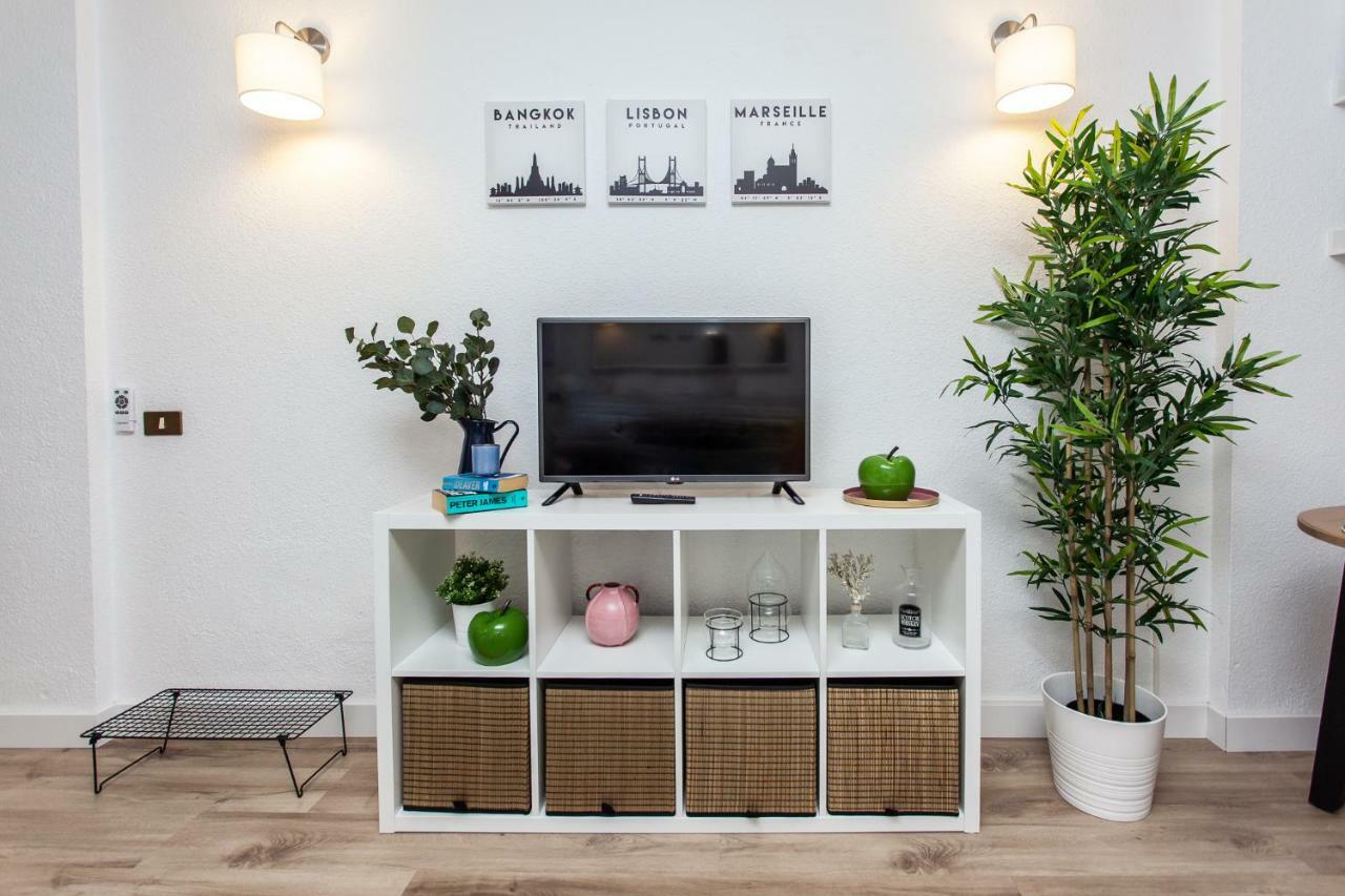 Spectacular Renovated Apartment, 5 Min To Camison Beach, With Aircon Арона Екстер'єр фото