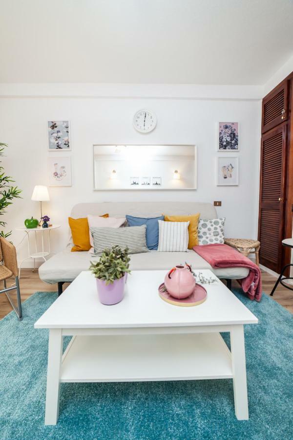 Spectacular Renovated Apartment, 5 Min To Camison Beach, With Aircon Арона Екстер'єр фото