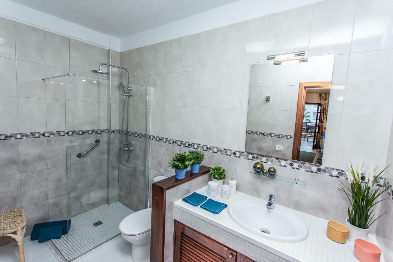 Spectacular Renovated Apartment, 5 Min To Camison Beach, With Aircon Арона Екстер'єр фото
